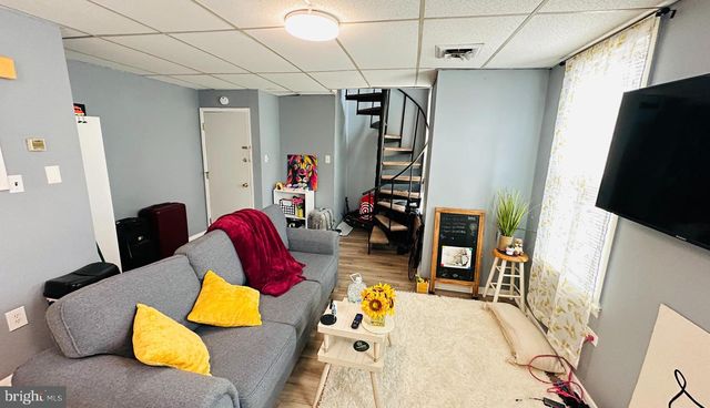 823 CHRISTIAN ST, Philadelphia, PA 19147