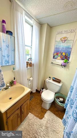 823 CHRISTIAN ST, Philadelphia, PA 19147
