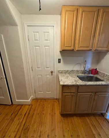 30 Academy Hill Rd 3, Boston, MA 02135