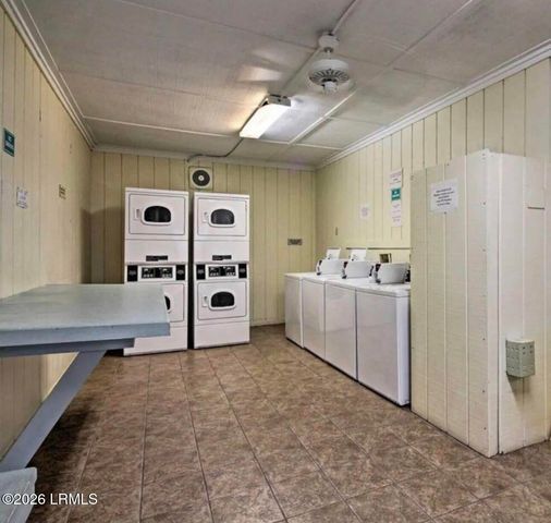 40 Folly Field Rd Apt C229, Hilton Head Island, SC 29928