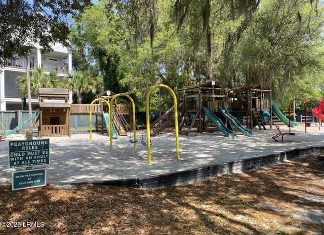 40 Folly Field Rd Apt C229, Hilton Head Island, SC 29928