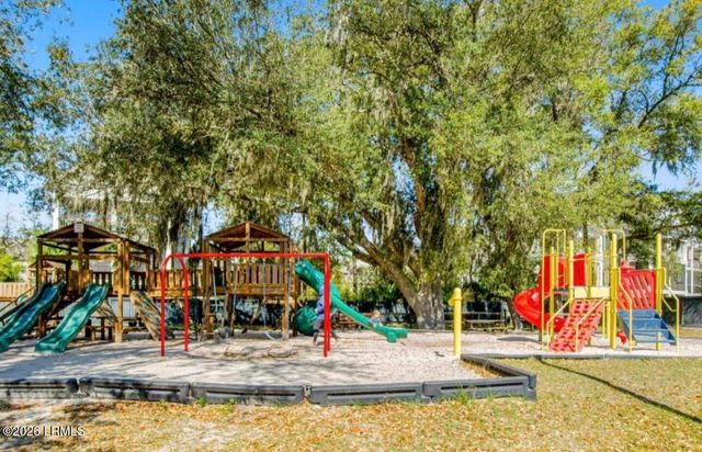 40 Folly Field Rd Apt C229, Hilton Head Island, SC 29928