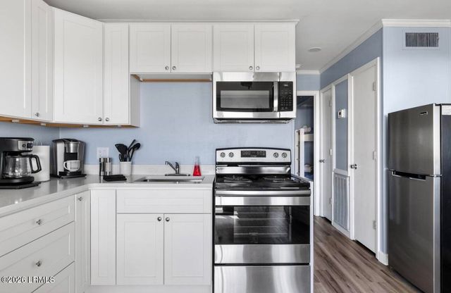 40 Folly Field Rd Apt C229, Hilton Head Island, SC 29928