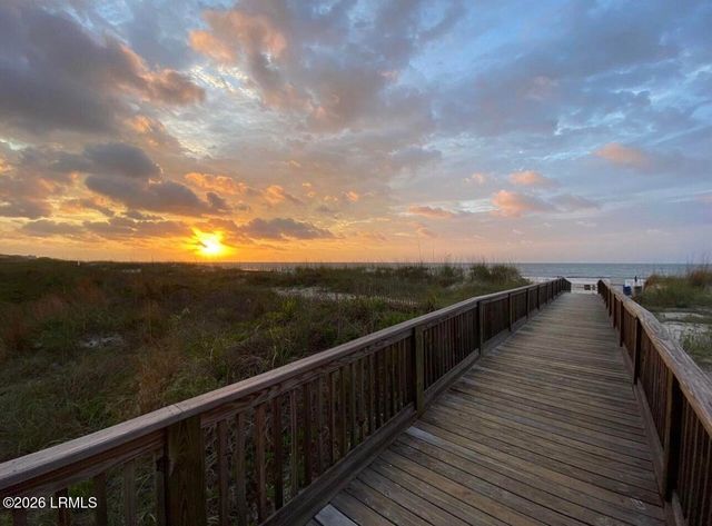 40 Folly Field Rd Apt C229, Hilton Head Island, SC 29928