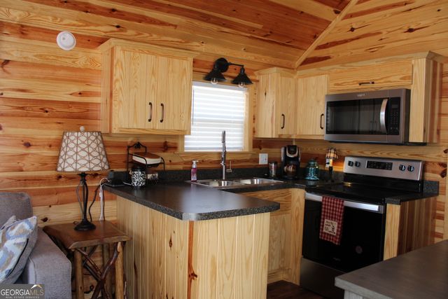 78 Campfire Drive, Cleveland, GA 30528