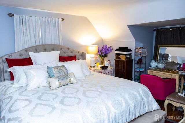 15 S Pulaski Avenue, Sayreville, NJ 08872