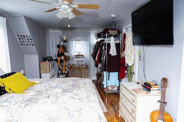 15 S Pulaski Avenue, Sayreville, NJ 08872