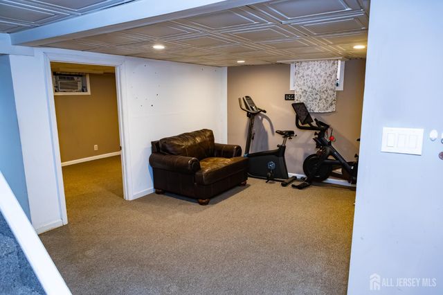 15 S Pulaski Avenue, Sayreville, NJ 08872