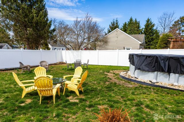 15 S Pulaski Avenue, Sayreville, NJ 08872