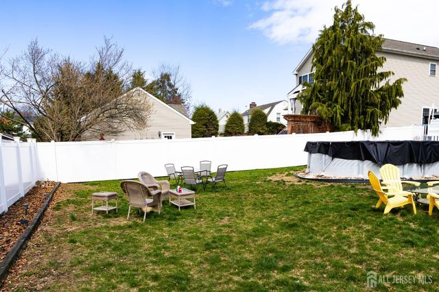 15 S Pulaski Avenue, Sayreville, NJ 08872