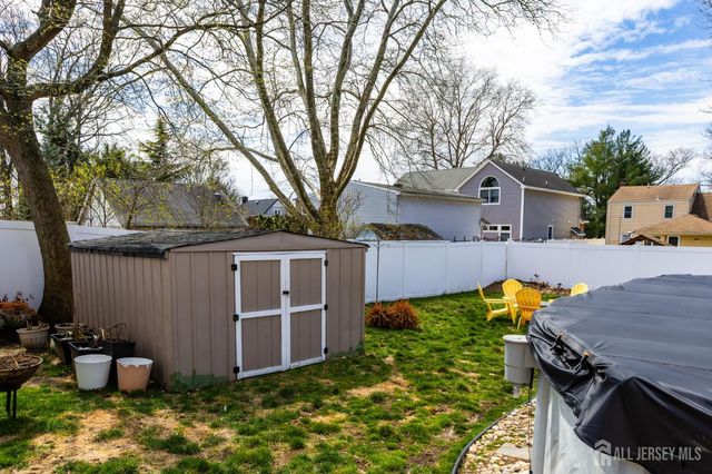 15 S Pulaski Avenue, Sayreville, NJ 08872