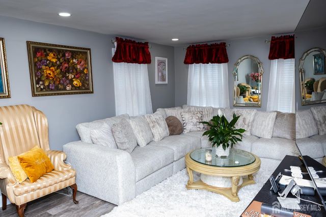 15 S Pulaski Avenue, Sayreville, NJ 08872