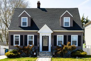 15 S Pulaski Avenue, Sayreville, NJ 08872