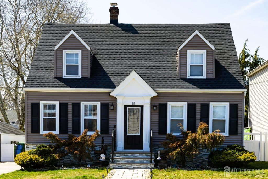 15 S Pulaski Avenue, Sayreville, NJ 08872