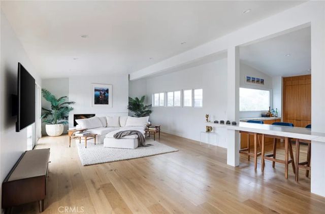 1504 Westcliff Drive 5, Newport Beach, CA 92660