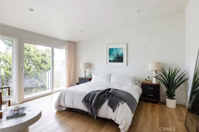 1504 Westcliff Drive 5, Newport Beach, CA 92660