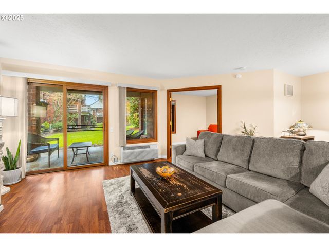 14945 Ne SACRAMENTO St 34, Portland, OR 97230
