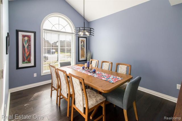 707 6th Street, Fenton, MI 48430