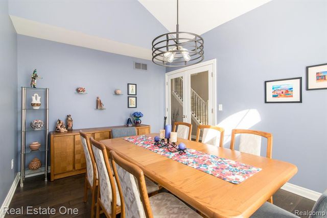 707 6th Street, Fenton, MI 48430