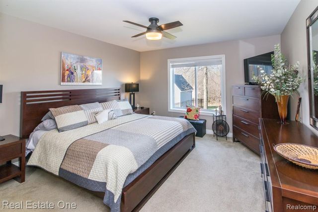 707 6th Street, Fenton, MI 48430