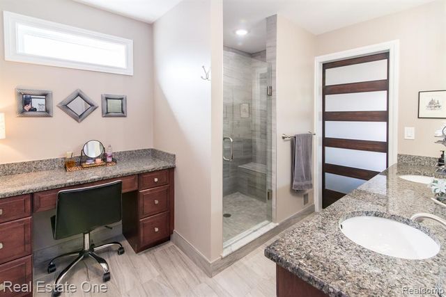 707 6th Street, Fenton, MI 48430