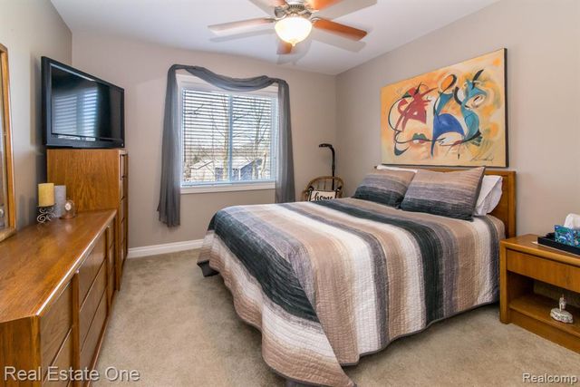 707 6th Street, Fenton, MI 48430