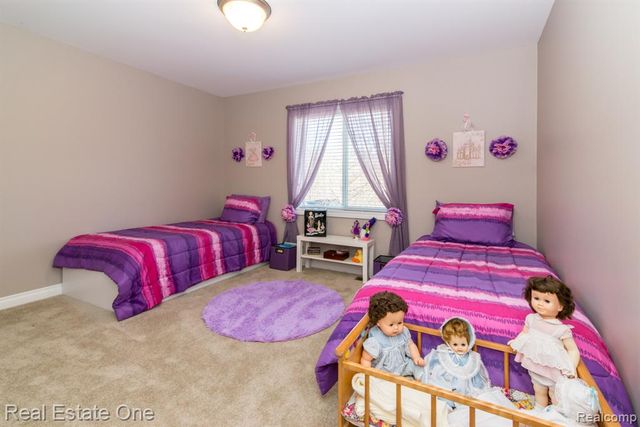 707 6th Street, Fenton, MI 48430