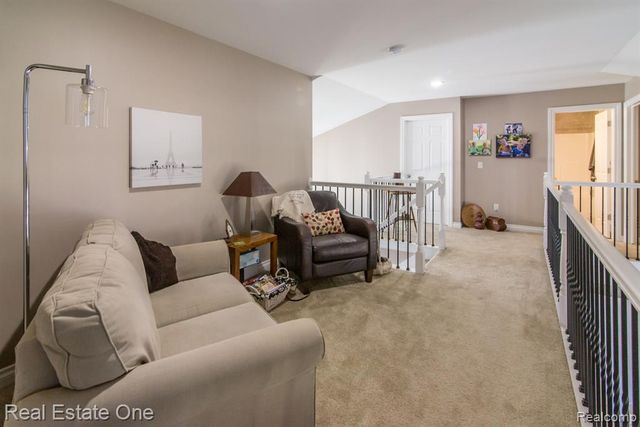 707 6th Street, Fenton, MI 48430