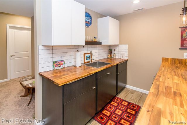 707 6th Street, Fenton, MI 48430