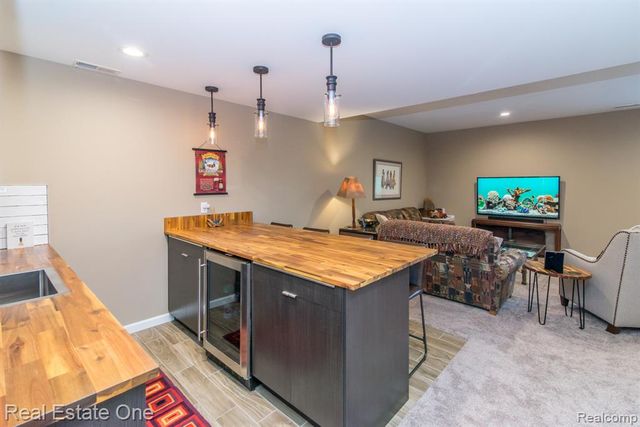 707 6th Street, Fenton, MI 48430