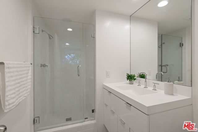 11711 Brookhaven Avenue 3, Los Angeles, CA 90064