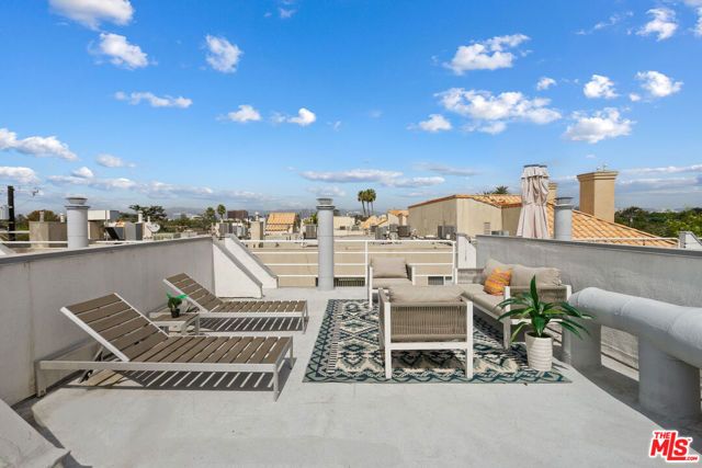 11711 Brookhaven Avenue 3, Los Angeles, CA 90064