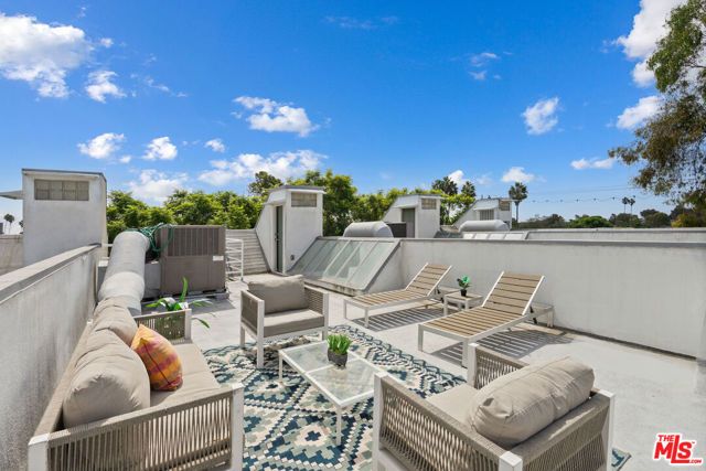 11711 Brookhaven Avenue 3, Los Angeles, CA 90064