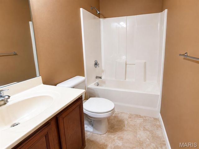 620 Grayhawk Circle, Wentzville, MO 63385