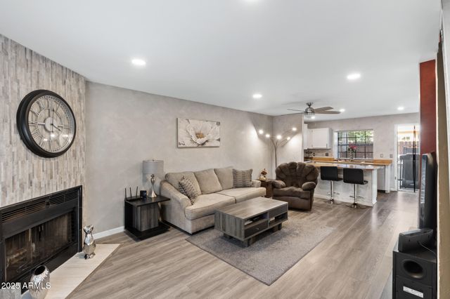 4901 E KELTON Lane 1052, Scottsdale, AZ 85254