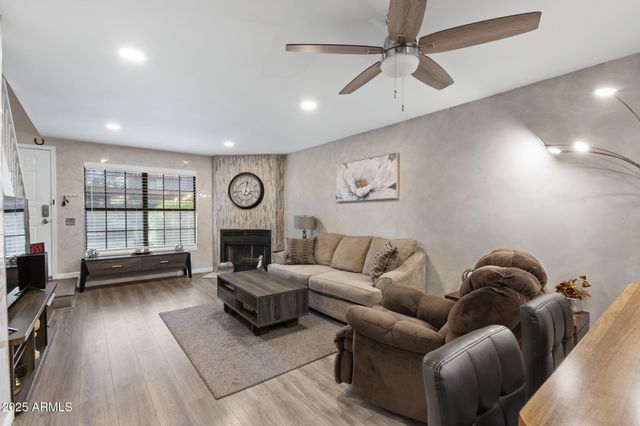 4901 E KELTON Lane 1052, Scottsdale, AZ 85254