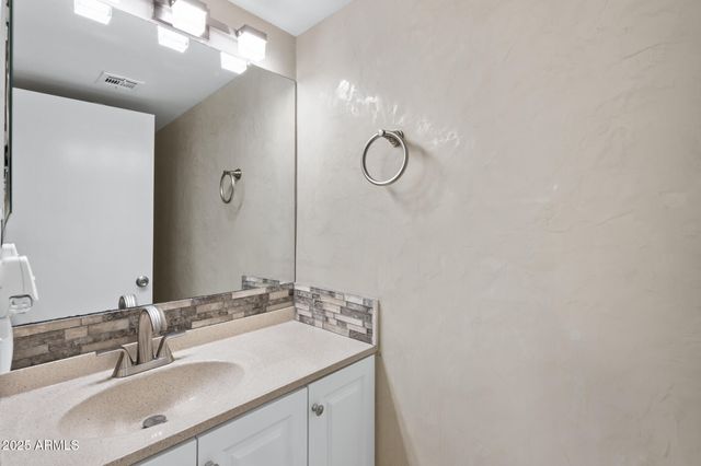 4901 E KELTON Lane 1052, Scottsdale, AZ 85254