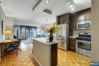 6 Horizon # 807, Fort Lee, NJ 07024