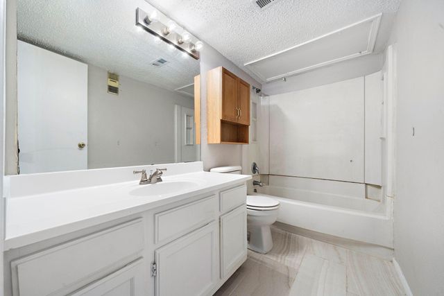 7402 Alabonson Road 506, Houston, TX 77088