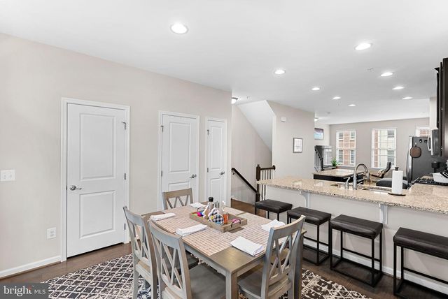 274 HIGH RAIL TER SE, Leesburg, VA 20175