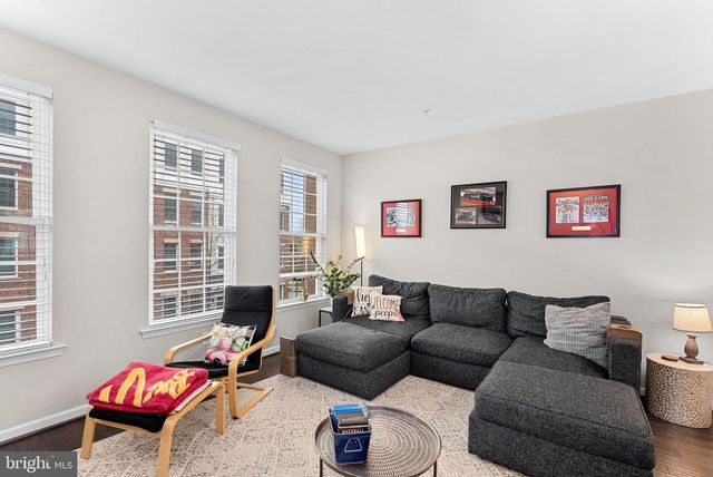 274 HIGH RAIL TER SE, Leesburg, VA 20175