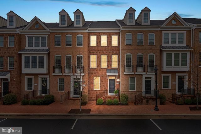 274 HIGH RAIL TER SE, Leesburg, VA 20175