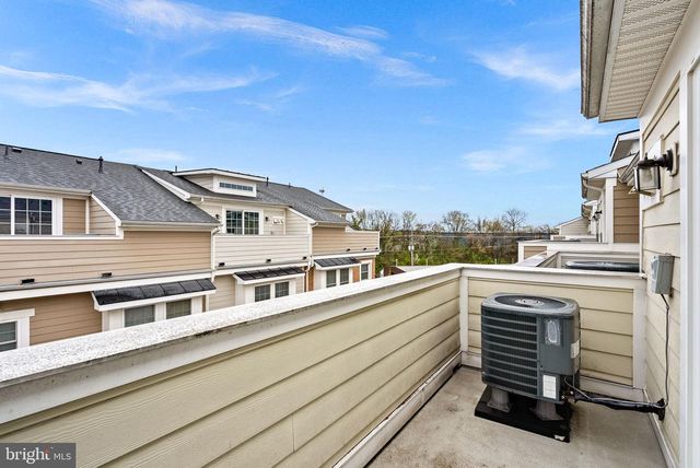 274 HIGH RAIL TER SE, Leesburg, VA 20175