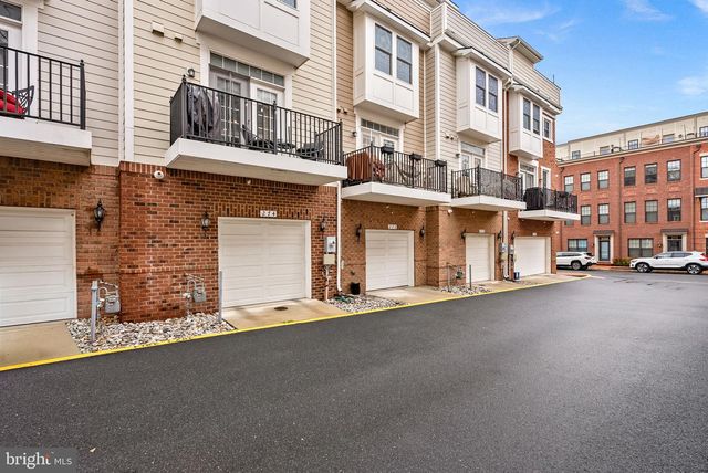 274 HIGH RAIL TER SE, Leesburg, VA 20175