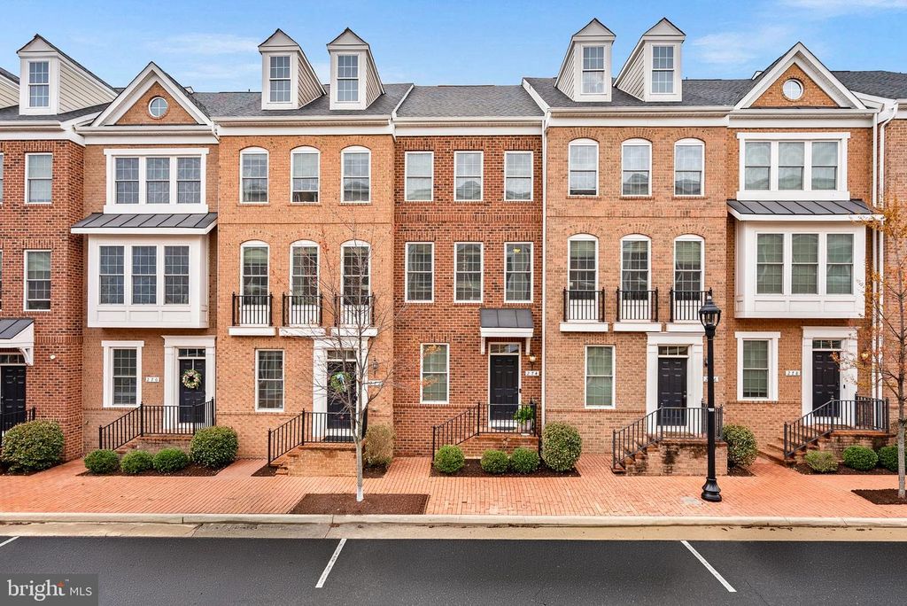 274 HIGH RAIL TER SE, Leesburg, VA 20175