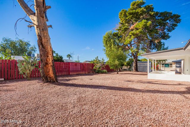 5237 E Dallas Street, Mesa, AZ 85205