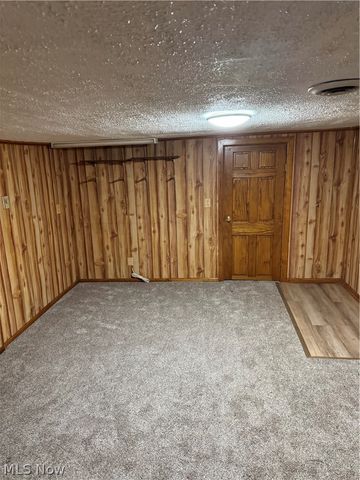 300 Henry Avenue, East Liverpool, OH 43920