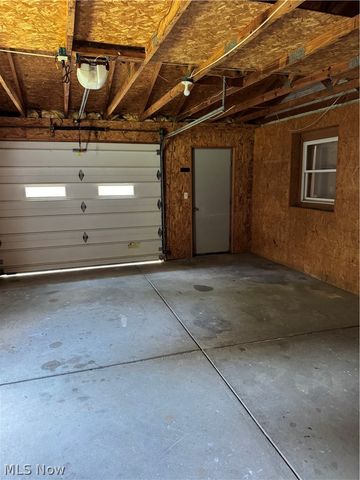 300 Henry Avenue, East Liverpool, OH 43920