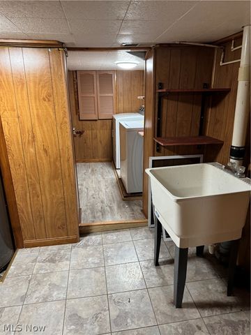 300 Henry Avenue, East Liverpool, OH 43920