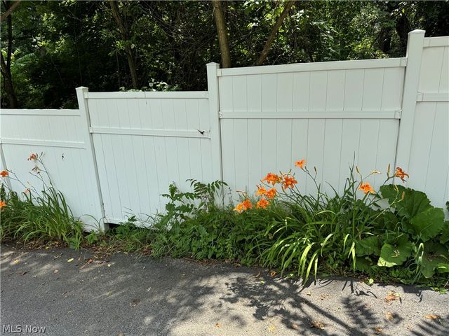 300 Henry Avenue, East Liverpool, OH 43920